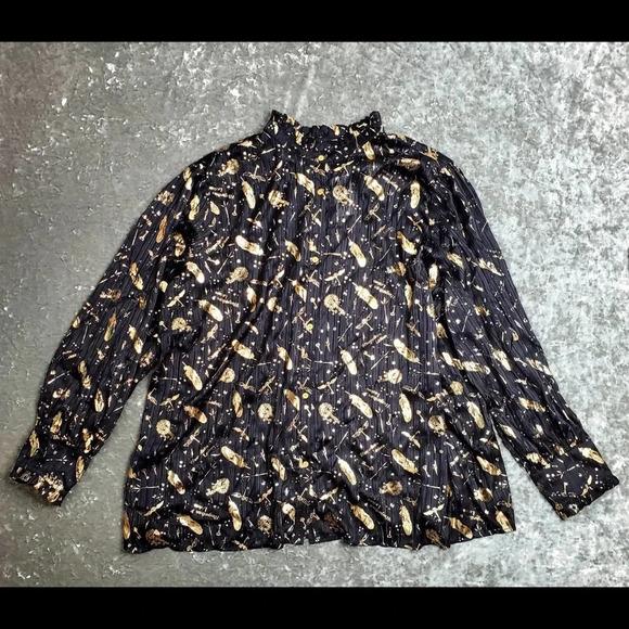 Her Universe Harry Potter Spell Icons Long-Sleeve Woven Button Up Top - Picture 2 of 8